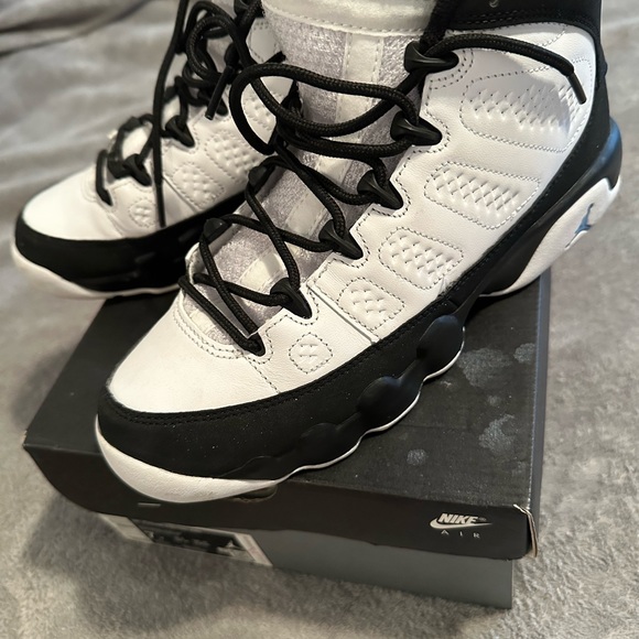 Air Jordan Retro 9 - Picture 3 of 3